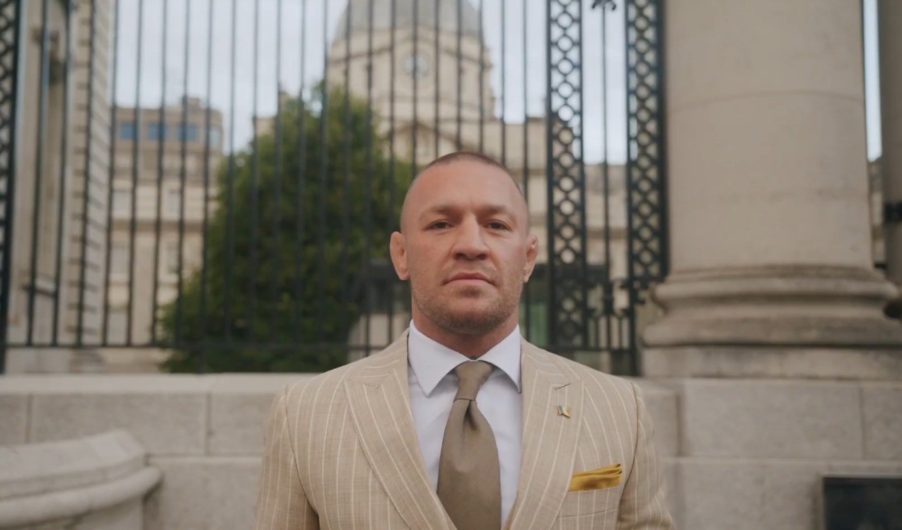 Dana White revela gravidade da lesão de Conor McGregor: 'Joelho destruído'