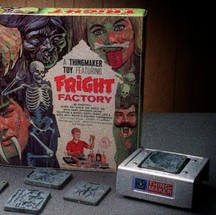 Thingmaker’s Creepy Crawlers - Usava chapas aquecidas a até 400 graus para moldar brinquedos de plástico, causando queimaduras — Foto: Divulgação/Sky