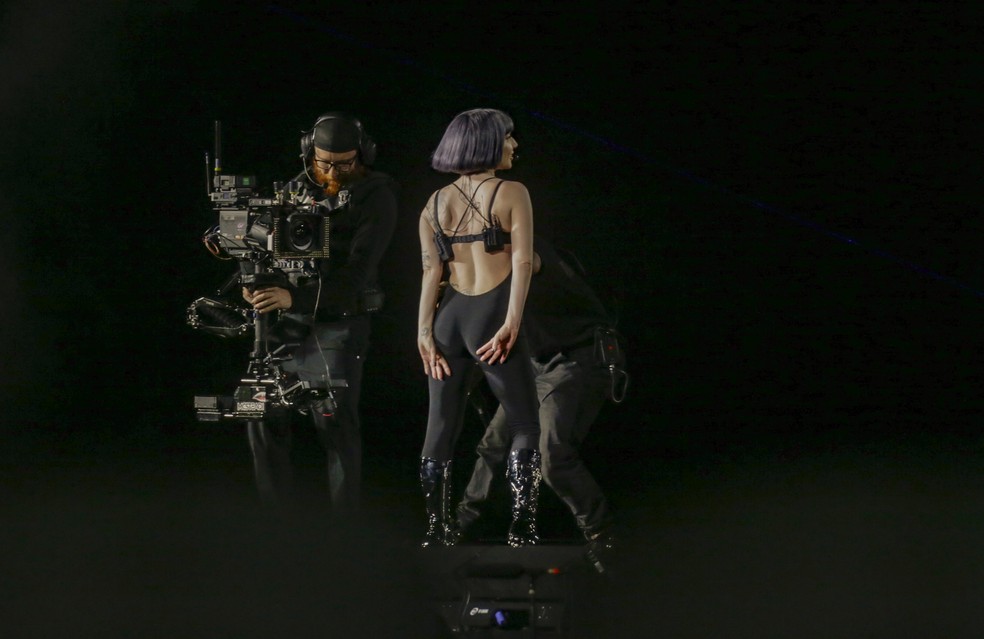 Câmera, ação: ensaio de Lady Gaga levou fãs ao delírio — Foto: Marcelo Theobald / Agência O Globo