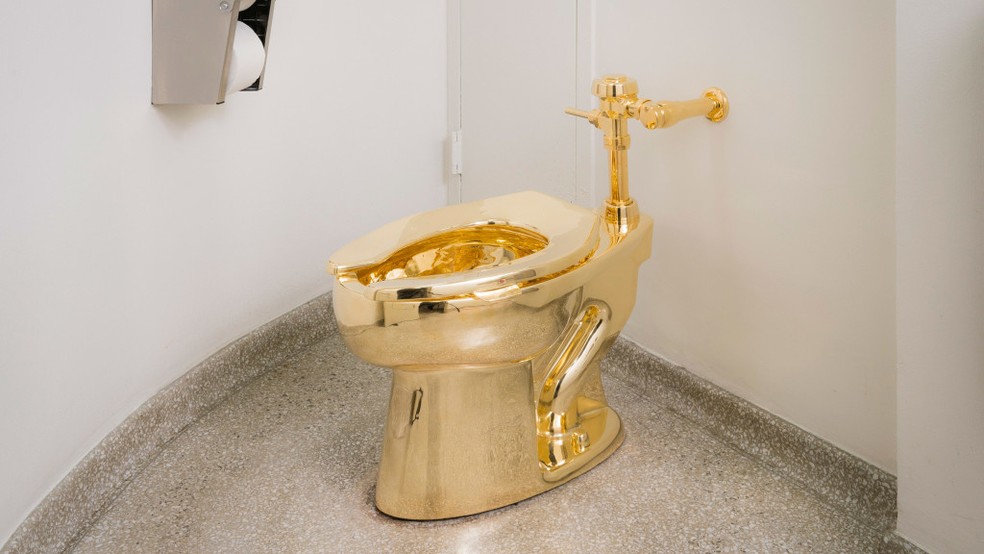 installation "America"by Maurizio Cattelan, at the Solomon R. Guggenheim, in New York, 2016 - Photo: Christopher McKay/Guggenheim
