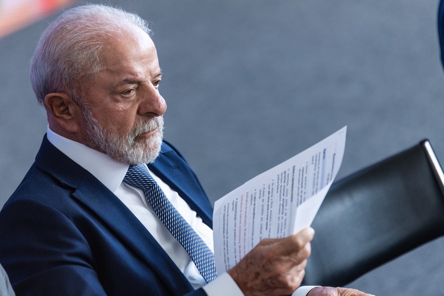 Deputado Carlos Jordy (PL-RJ) em ação contra campanha do governo Lula sobre escala 6x1