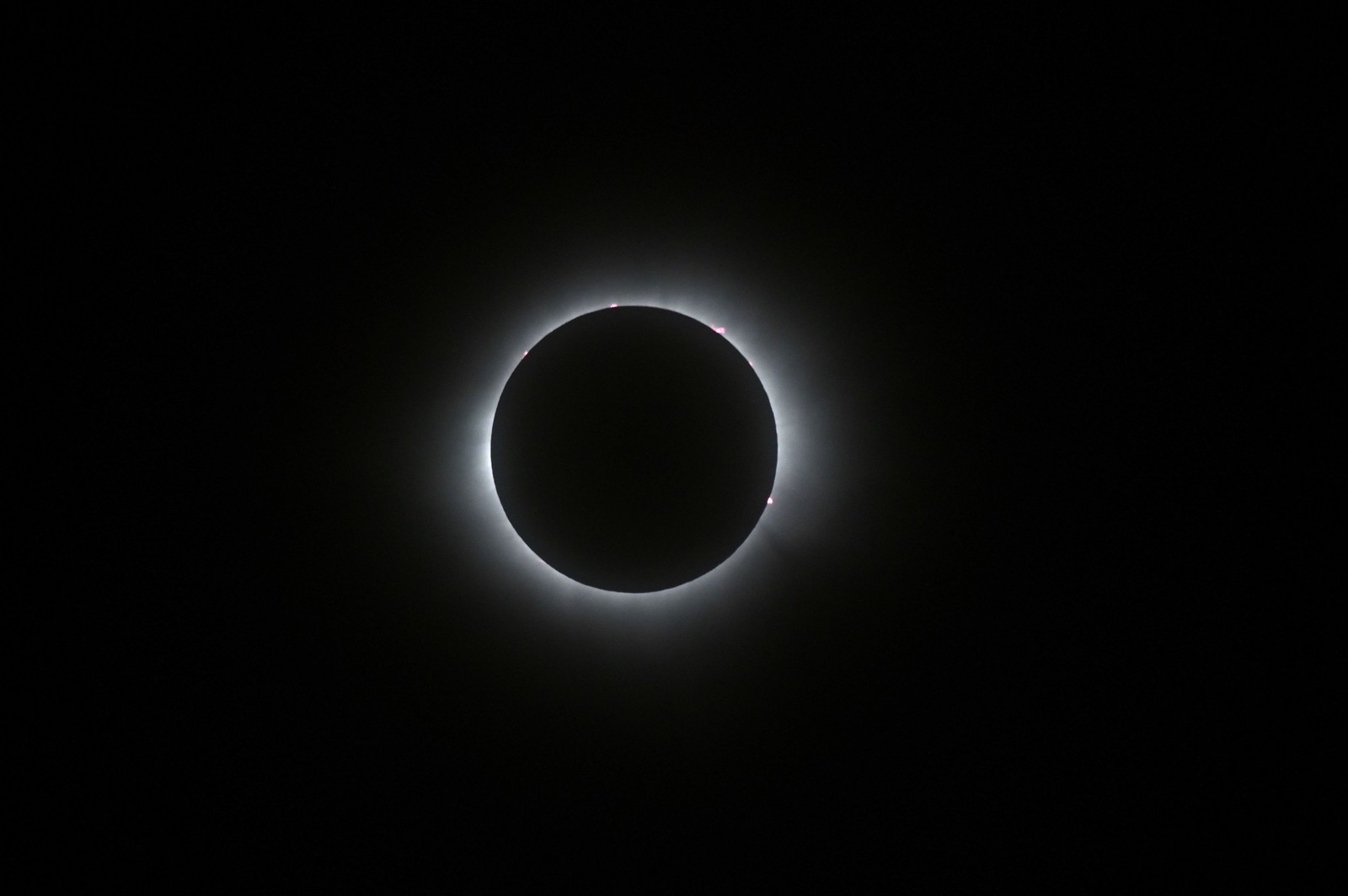 Eclipse Solar Total Visto de Mazatlan, Sinaloa Estado de Mazatlan, Mexico. - Foto: Mario Vazquez / AFP