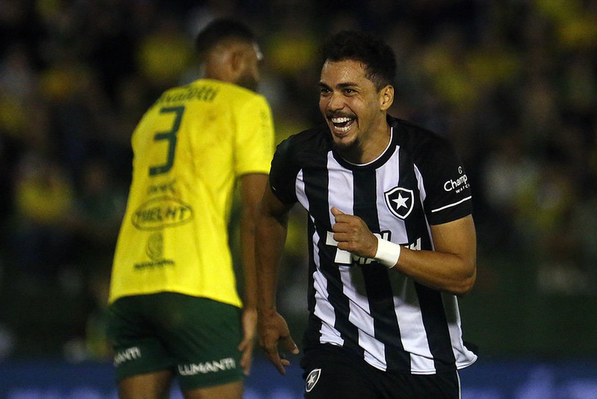 Botafogo vence o Ypiranga e fica perto da classificação na Copa do Brasil