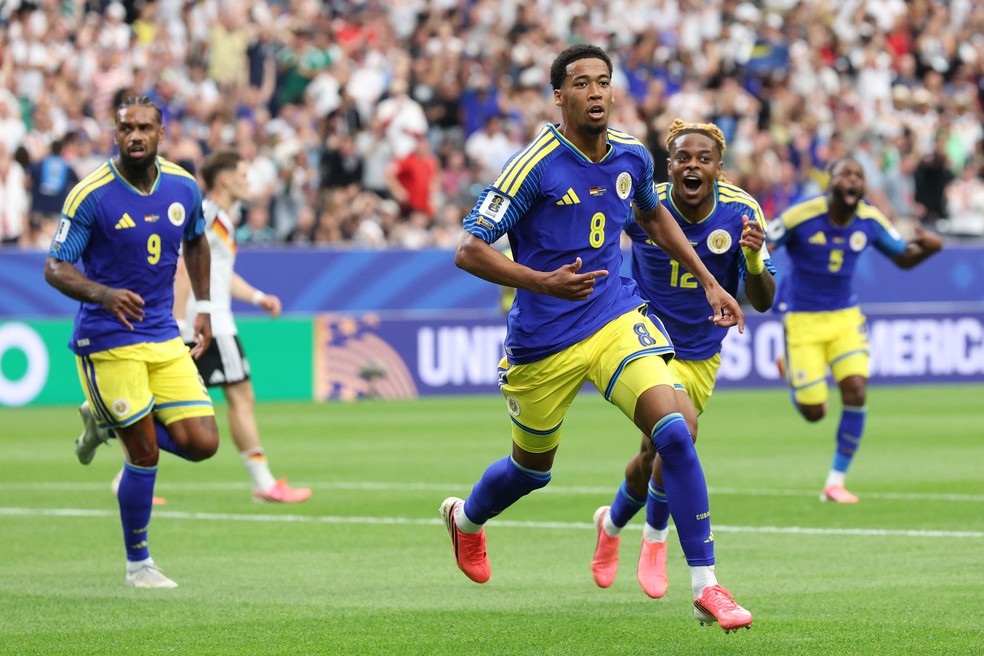 Livano Comenencia marca o hist&oacute;rico gol contra a Alemanha &mdash; Foto: ALEXANDER HASSENSTEIN / GETTY IMAGES NORTH AMERICA / Getty Images via AFP