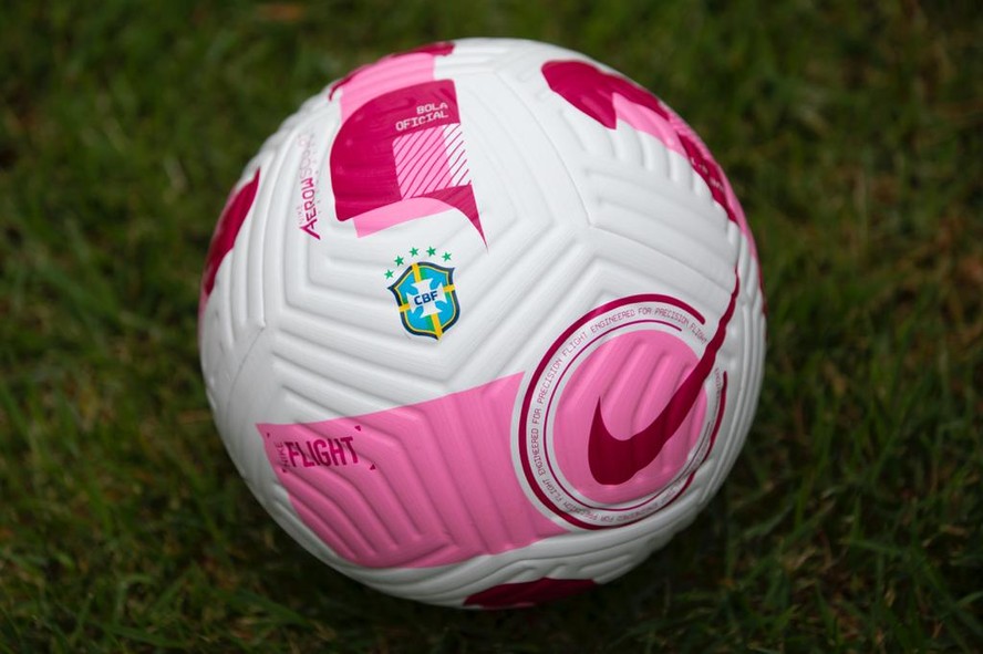 Bola de Campo Rosa – Combate ao Câncer de Mama – Play FC