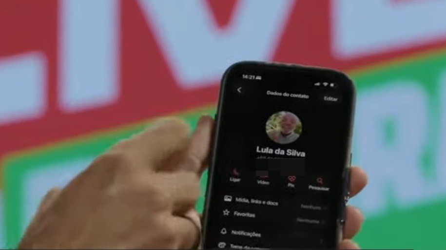 Número do telefone de Lula vaza em live de Janones - Foto