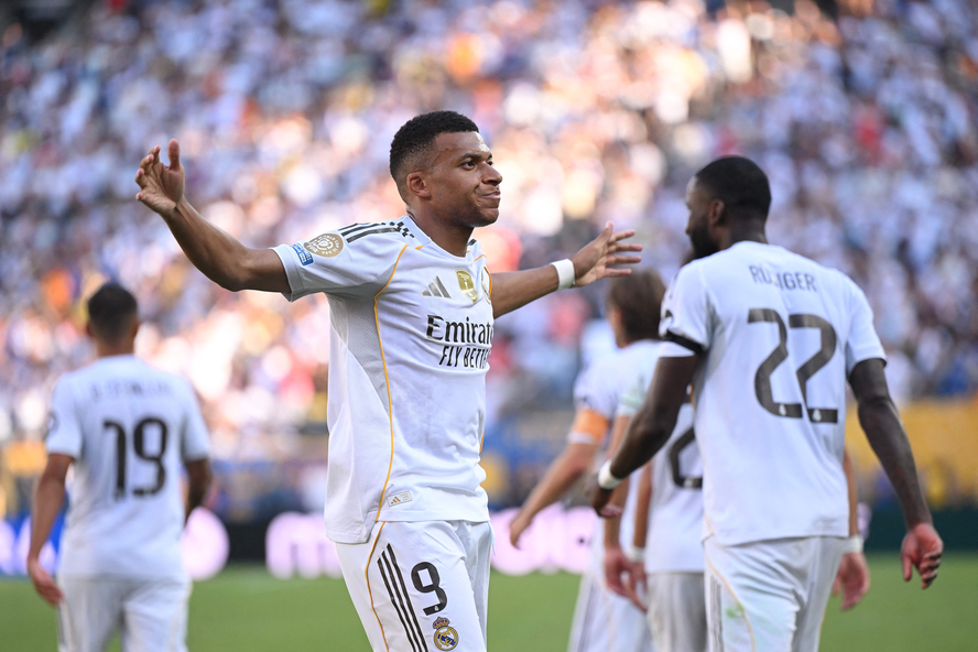 Mbapp&eacute; marca gola&ccedil;o de voleio em classifica&ccedil;&atilde;o do Real Madrid contra o Borussia Dortmund no Mundial de Clubes
