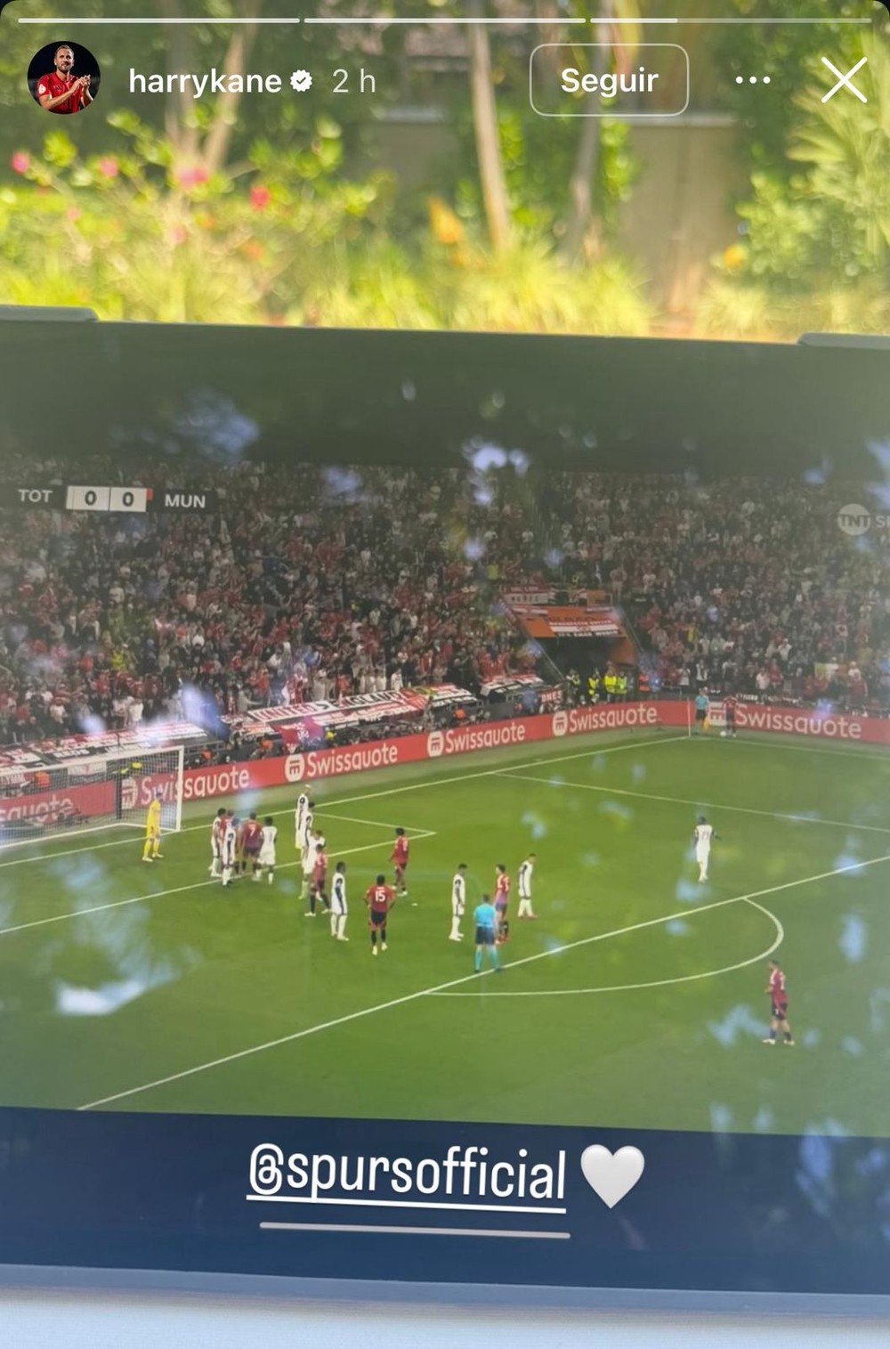 Harry Kane postou foto assistindo ao jogo do Tottenham — Foto: Reprodução