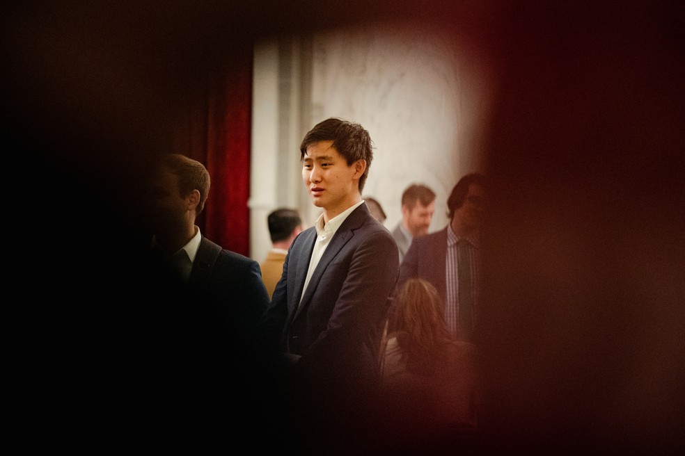 Alexandr Wang, cofundador da Scale AI, em um fórum sobre inteligência artificial no Capitólio, em Washington — Foto: Shuran Huang/The New York Times