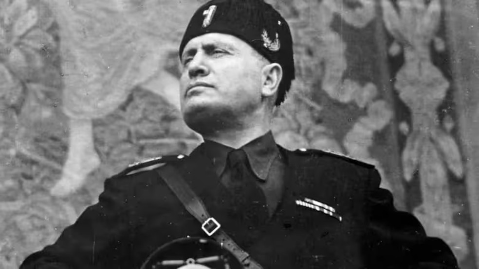 Mussolini ordenou a expulsão de Crowley e seus seguidores da Itália — Foto: Reprodução | La Nación