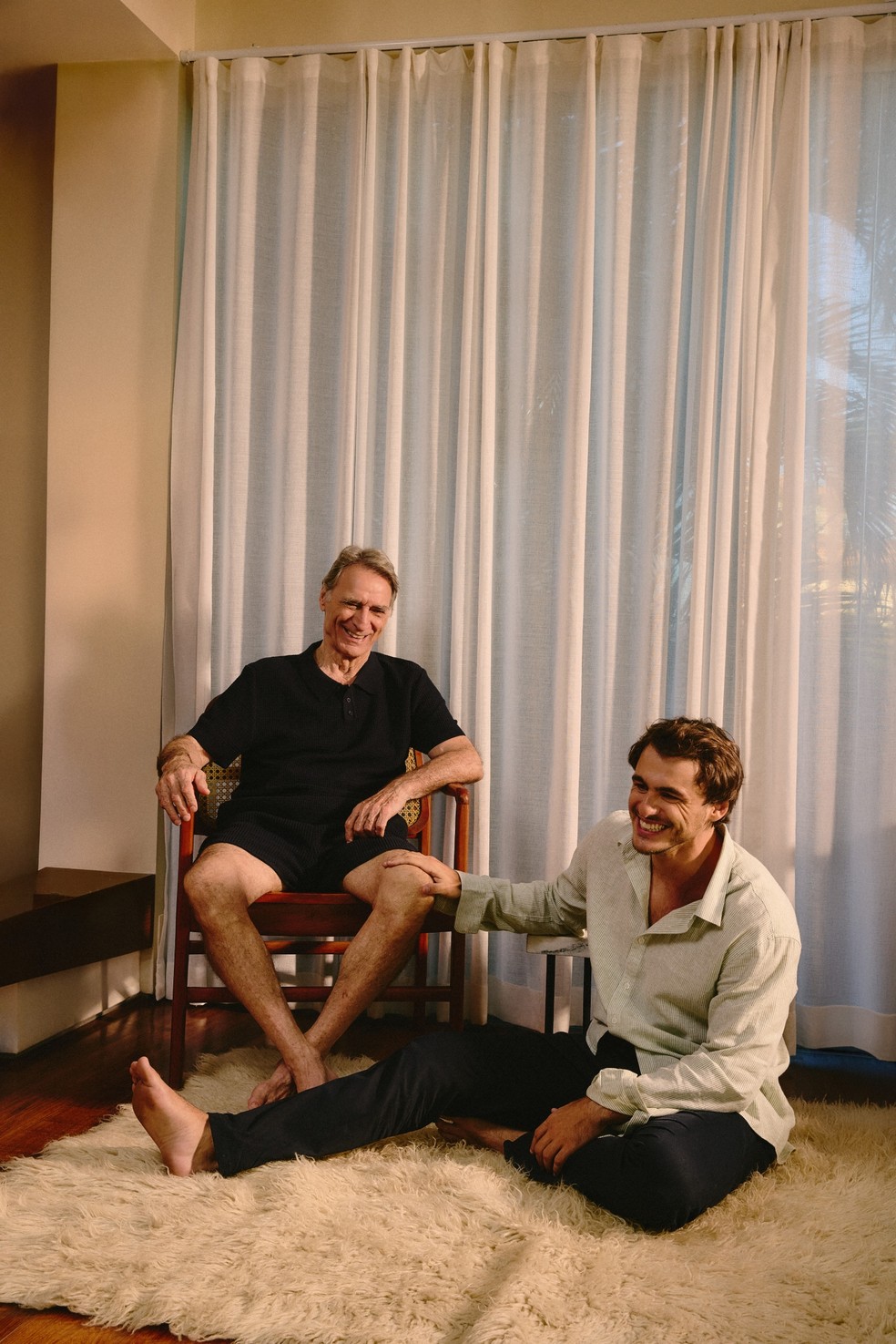 Herson Capri reflete sobre ser pai, vulnerabilidade e estilo ao lado do filho Lucas — Foto: Divulgação Foxton