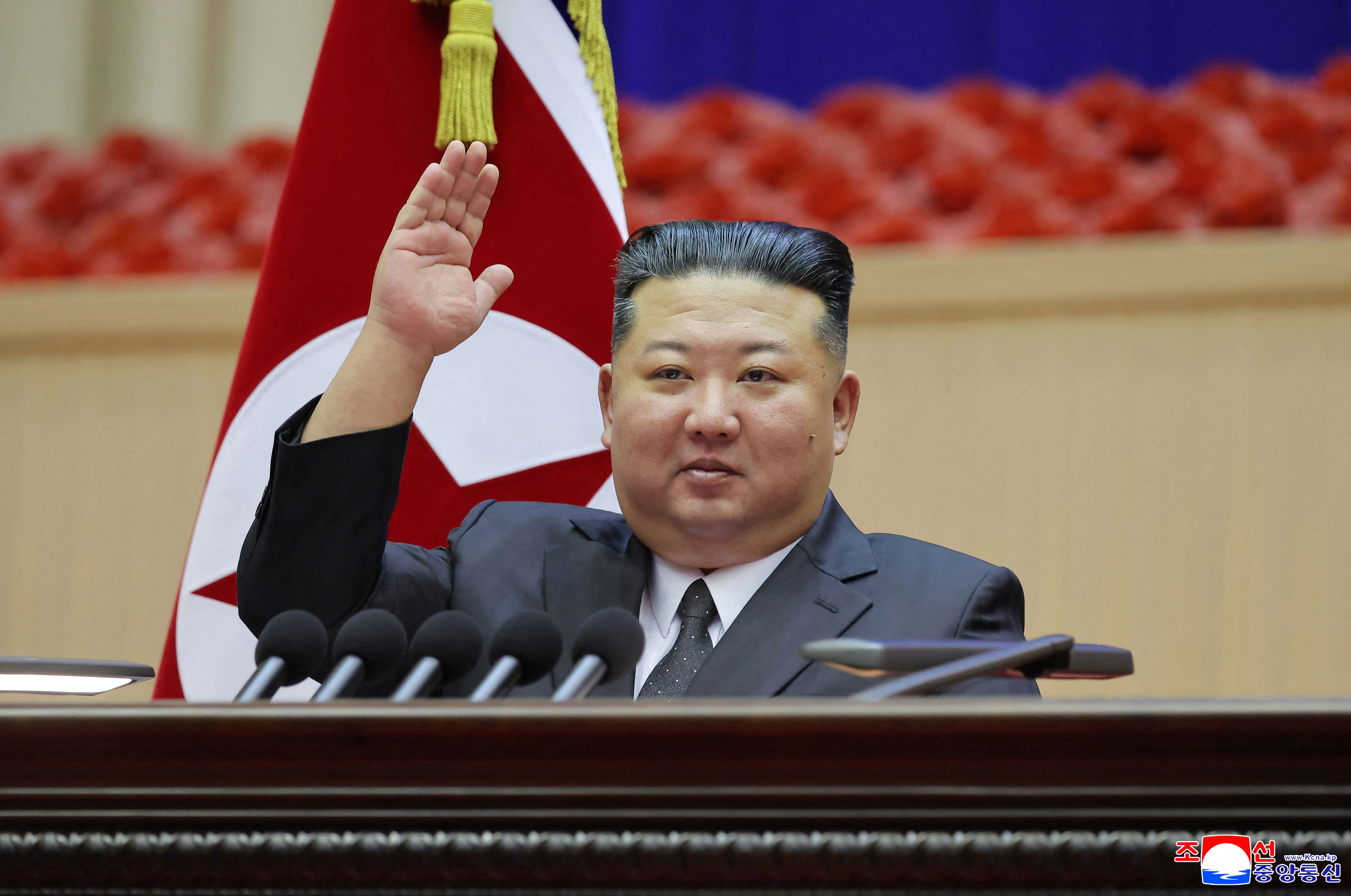 Líder norte-coreano, Kim Jong Un faz visita surpresa a cidade fronteiriça na China
