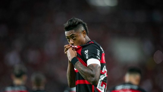 Sem Everton Cebolinha, Flamengo deve ter Bruno Henrique como titular contra o Palmeiras