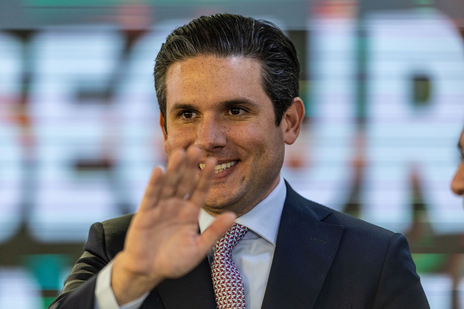 TCU pode investigar uso de aeronaves da FAB por Hugo Motta após recomendação do Ministério Público