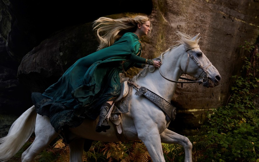 Galadriel: elfa guerreira usa um dos 'Anéis de Poder'