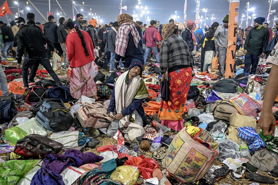 Tumulto em festival religioso deixa ao menos 30 mortos na &Iacute;ndia; v&iacute;deo
