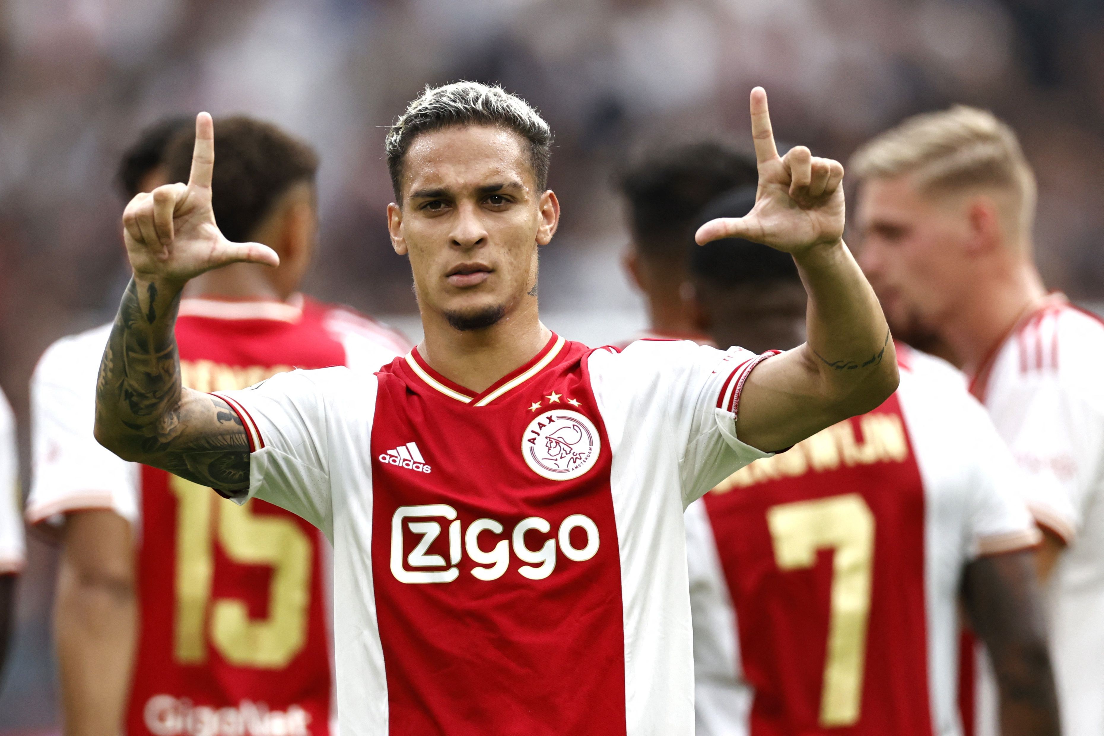 Ajax é condenado a pagar R$ 12 milhões por transferências de