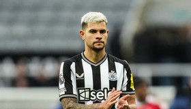 Técnico do Newcastle fala sobre possível saída de Bruno Guimarães: 'Estou desesperado para mantê-lo'