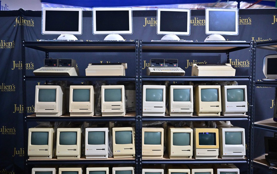Coleção de computadores da marca americana Apple irá a leilão