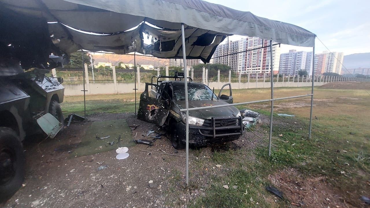 Fotos mostram destruição na base militar de La Carlota e no Forte Tiuna, em Caracas, após ataques dos EUA em 3 de janeiro — Foto: Reprodução