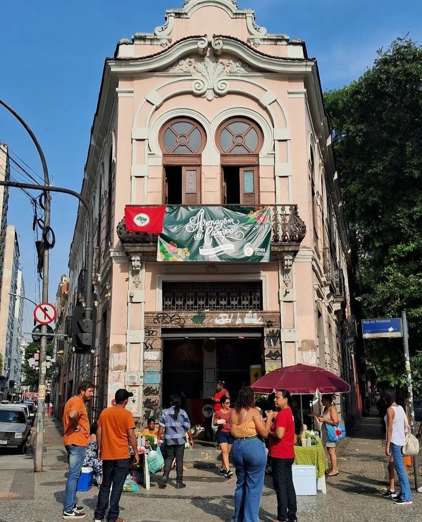 Armazém do Campo, na Lapa, é interditado após mulher cair de varanda do estabelecimento