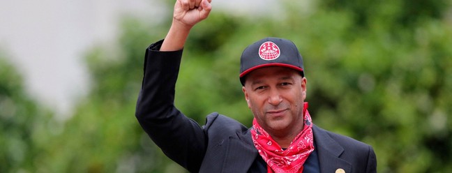 O músico Tom Morello, da banda Rage Against the Machine, no ato de memória dos 50 anos do golpe no Chile — Foto: Javier Torres / AFP