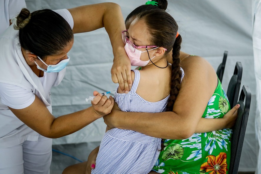 Osasco tem drive thru vacina para crianças