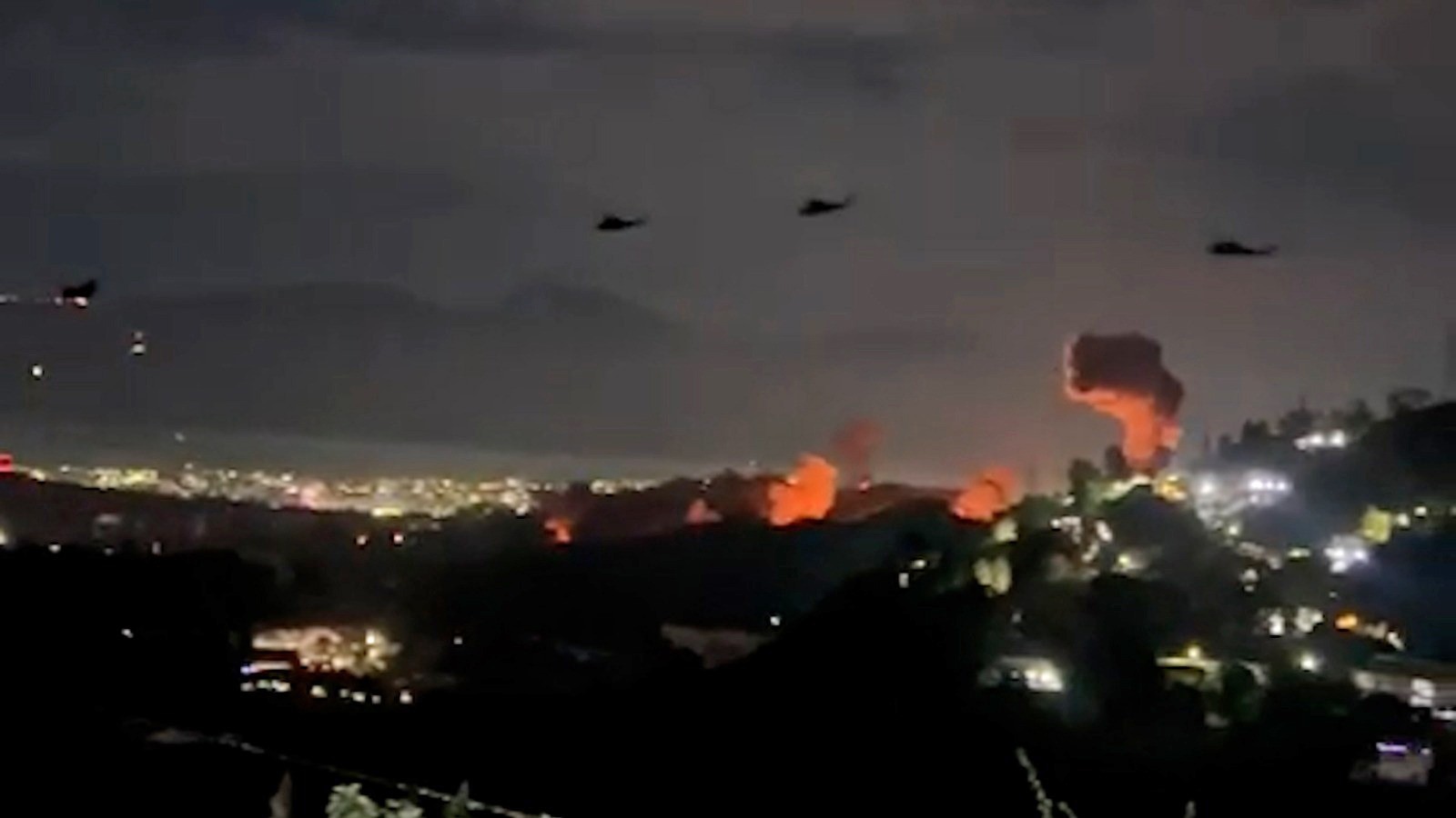 Vídeo mostra helicópteros de operações especiais sobrevoando caracas — Foto: Reprodução