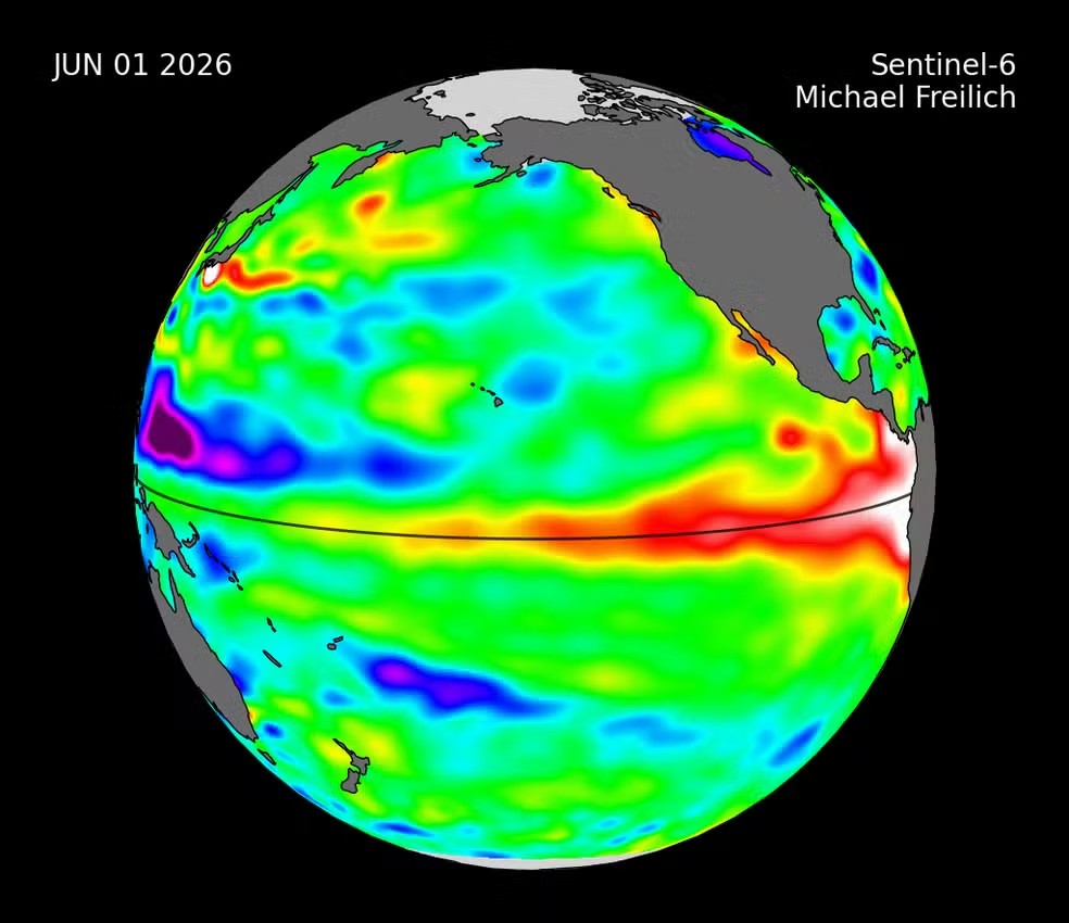 Imagem de sat&eacute;lite mostra aquecimento anormal das &aacute;guas do Pac&iacute;fico Equatorial, condi&ccedil;&atilde;o que caracteriza o El Ni&ntilde;o; &aacute;reas em vermelho indicam regi&otilde;es com n&iacute;vel do mar mais elevado e maior concentra&ccedil;&atilde;o de calor oce&acirc;nico &mdash; Foto: Sentinel-6 Michael Freilich/Nasa/NOAA