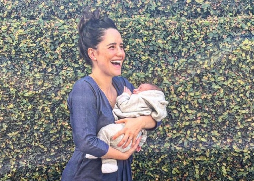Fernanda Vasconcellos é mãe de Romeu, de quase três meses — Foto: Reprodução/Instagram