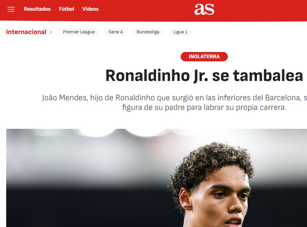 A Spanish newspaper criticizes the performance of Ronaldinho's son Gaucho and his lack of stability in England - Image: Reproduction