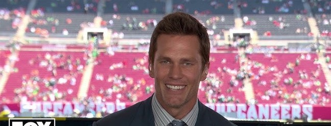 Tom Brady – US$ 37,5 milhões (R$ 200,6 milhões). Ex-quarterback e sete vezes campeão do Super Bowl, lidera a lista como comentarista da Fox. Além das transmissões da NFL, atua como embaixador da emissora em eventos corporativos — Foto: Reprodução/Redes sociais