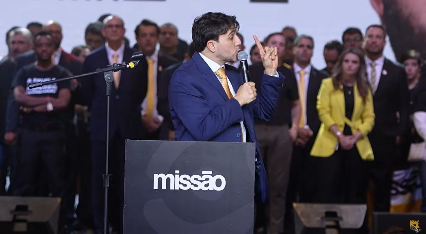 Renan Santos é lançado como candidato à presidência e defende medidas radicais de segurança