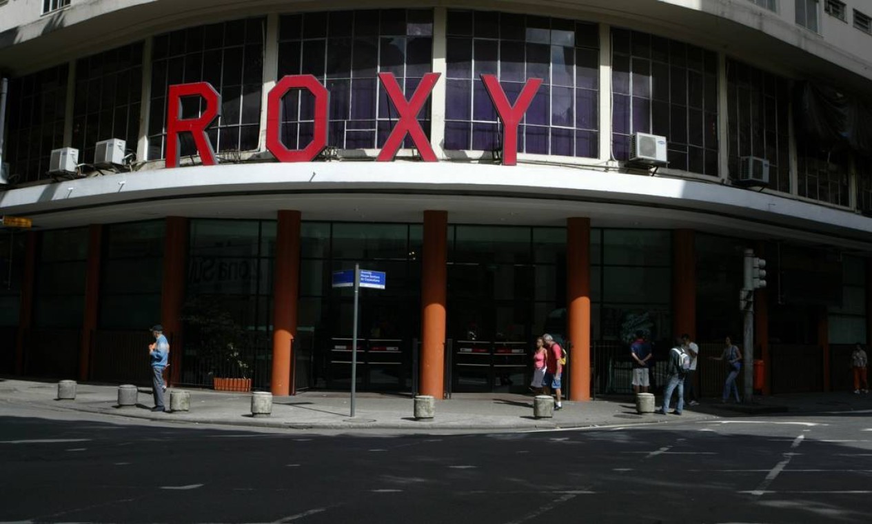 O cine Roxy, um dos poucos cinemas de rua da Zona Sul, inaugurado em 1938  — Foto: André Teixeira / Agência O Globo