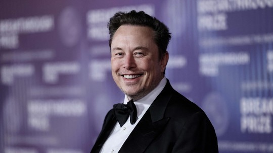 Musk ultrapassa Bezos na lista da Forbes dos mais ricos do mundo após valorização de 15% das ações da Tesla