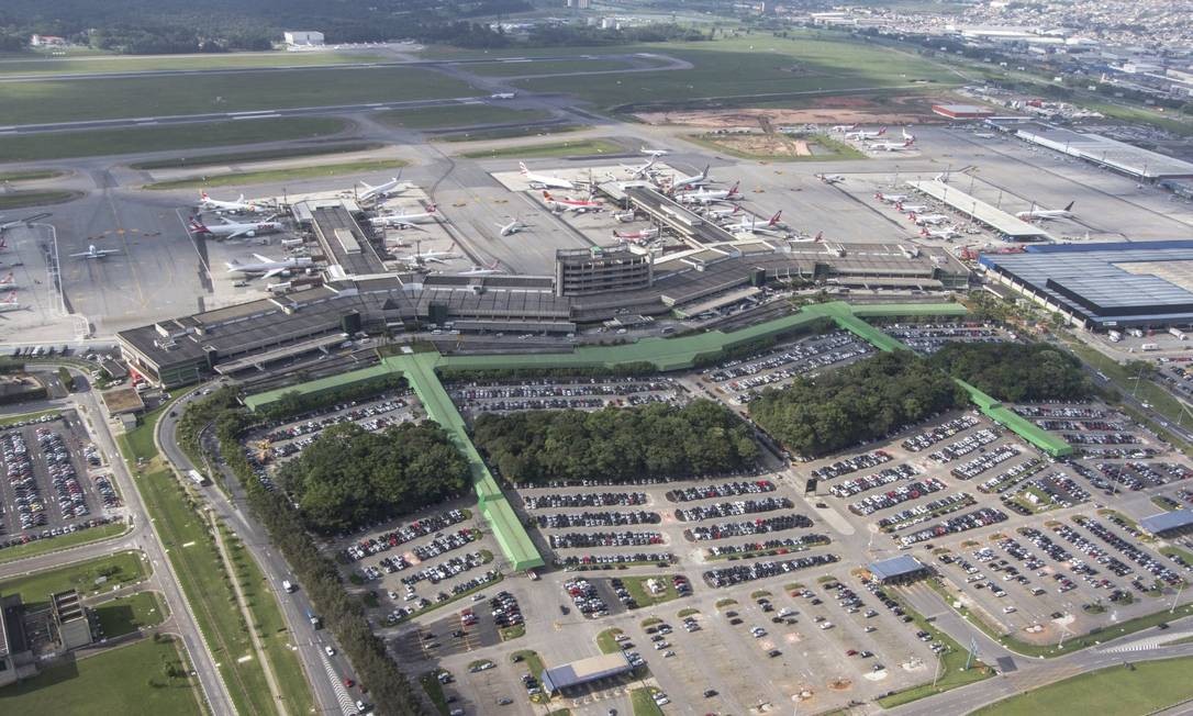 O que causou o apagão aéreo em São Paulo? Falha em sistema de comunicação afetou operações em Congonhas e Guarulhos