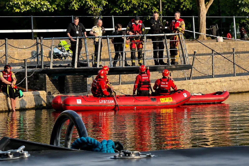 Adolescente de 14 anos morre após desaparecer em área pública de natação em Londres