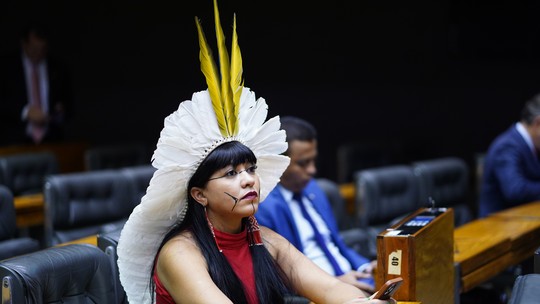 ‘Bancada do cocar’ vence disputa com bolsonaristas e instalará frente parlamentar indígena