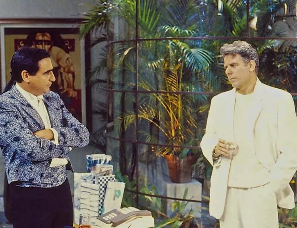 Luis Gustavo e Reginaldo Faria como Victor Valentim e Jacques Leclair em "Ti-ti-ti — Foto: TV Globo