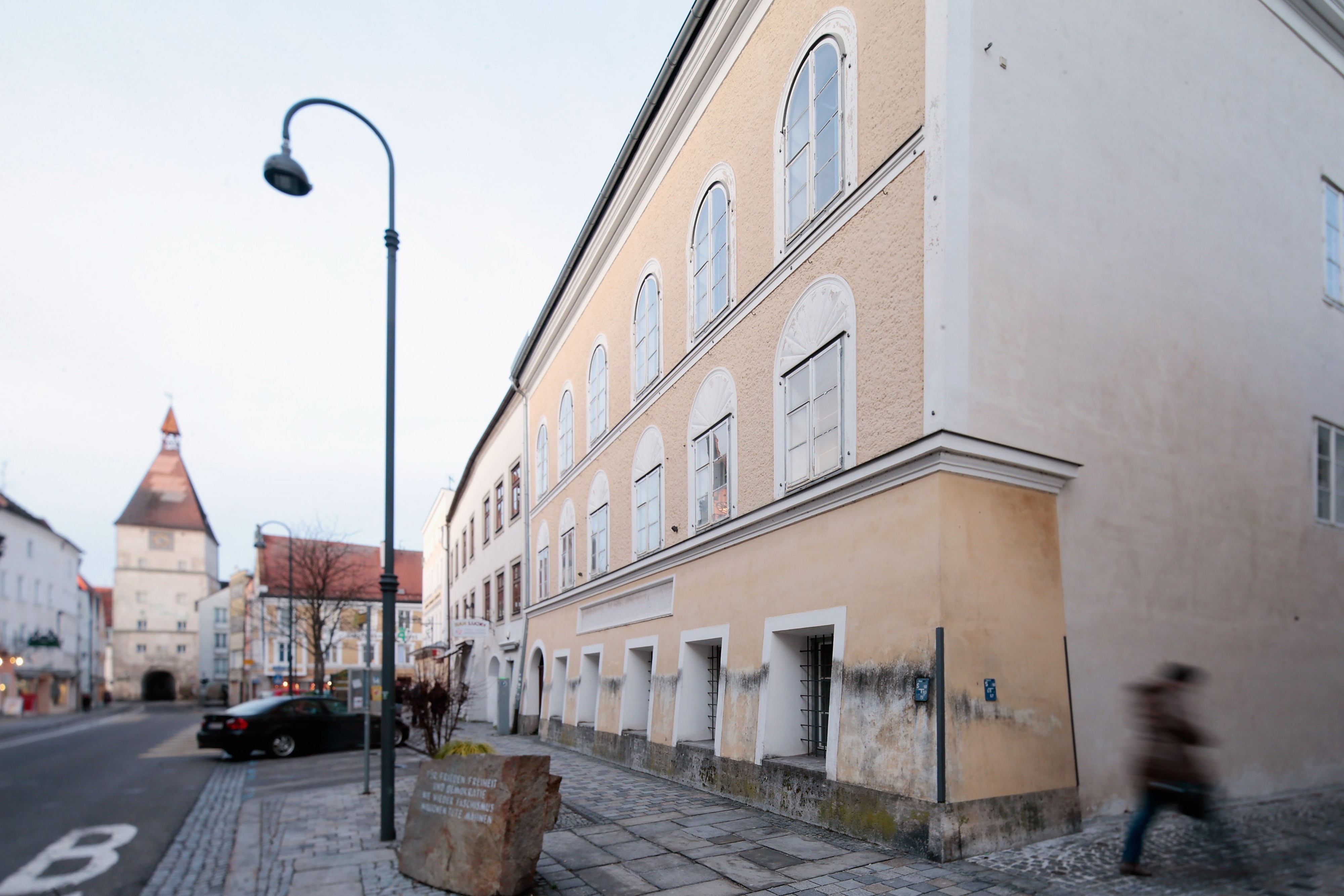 Casa de Hitler vira delegacia na Áustria para evitar culto neonazista
