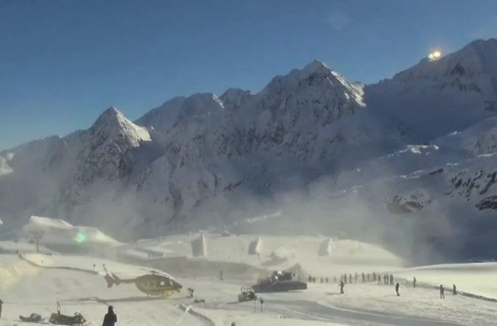 Avalanche em resort na Áustria deixa ao menos oito pessoas soterradas e ...
