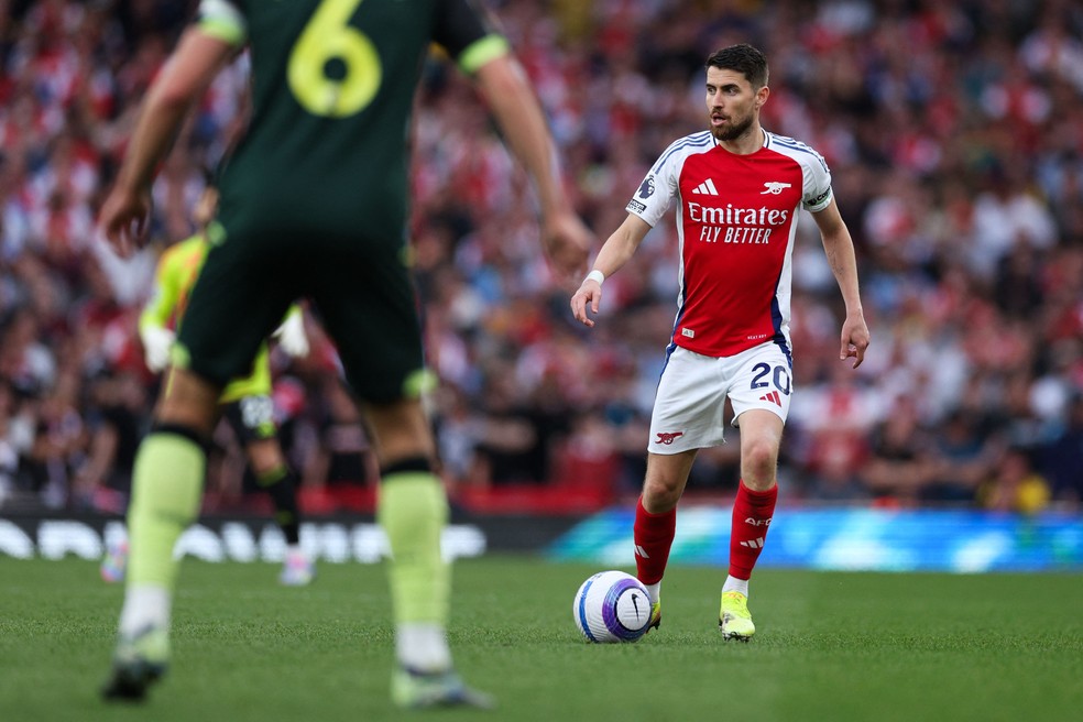 Jorginho jogou por último no Arsenal — Foto: Adrian Dennis / AFP