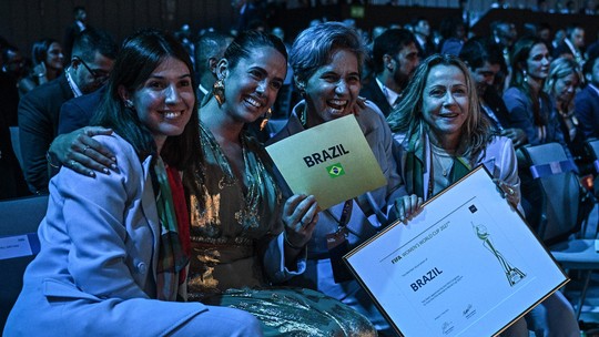 ‘Emoção muito grande quando saiu o nomezinho no envelope’, diz Valesca Araújo, executiva da campanha do Brasil à sede do Mundial