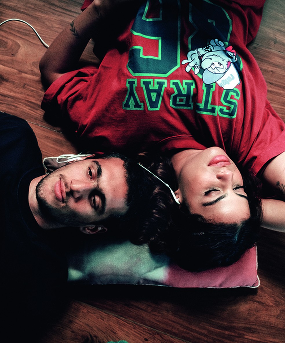 'Venho de uma família reservada, que é meu maior exemplo e não depende da internet para sobreviver. Essa é a minha sorte', diz Clara — Foto: Lucas Nogueira