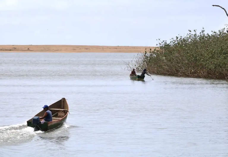 Após dez anos da tragédia de Mariana, Governo libera pesca na foz do Rio Doce