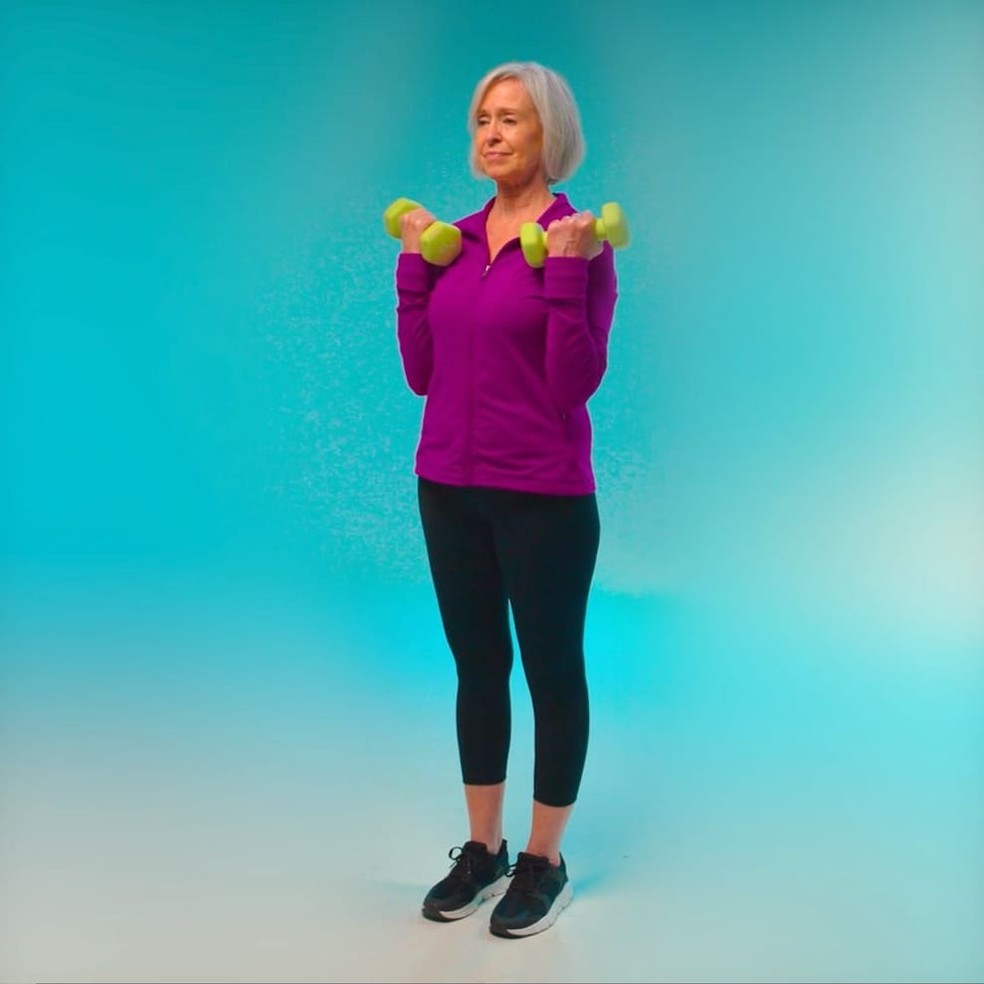 Dumbbell curl — Photo: The New York Times / Theodore Tae