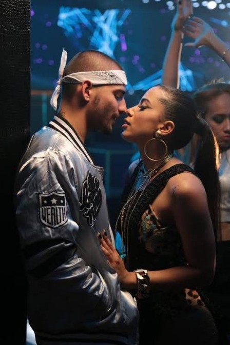 Brasileira e cantor colombiano Maluma lançaram o primeiro clipe juntos, com direito a beijo, em 2016 e são chamados carinhosamente pelos fãs do casal de "Malunitta" — Foto: Divulgação