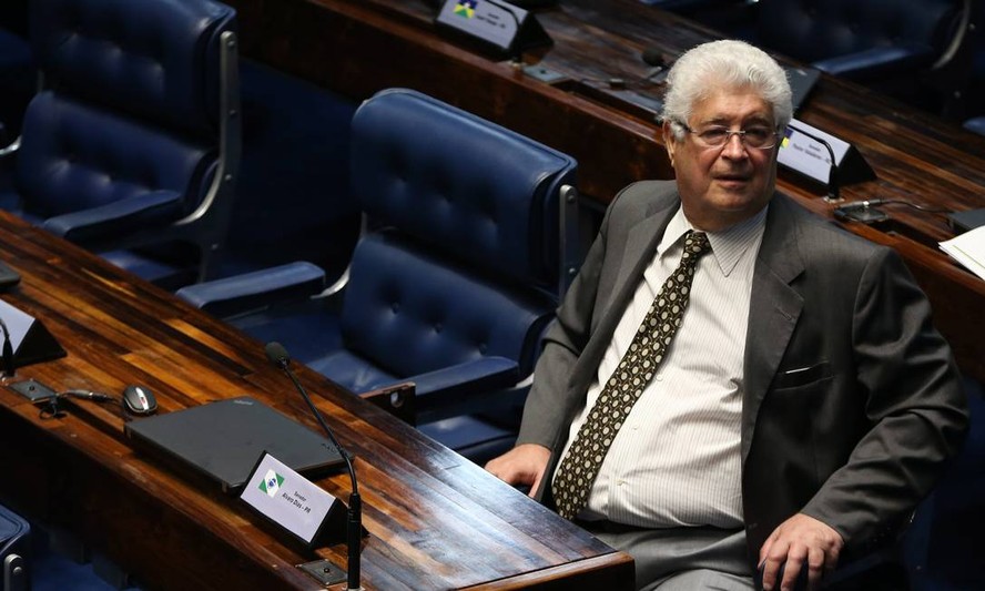 Antes de anunciar saída do PT, Requião fez críticas a governo Lula ...