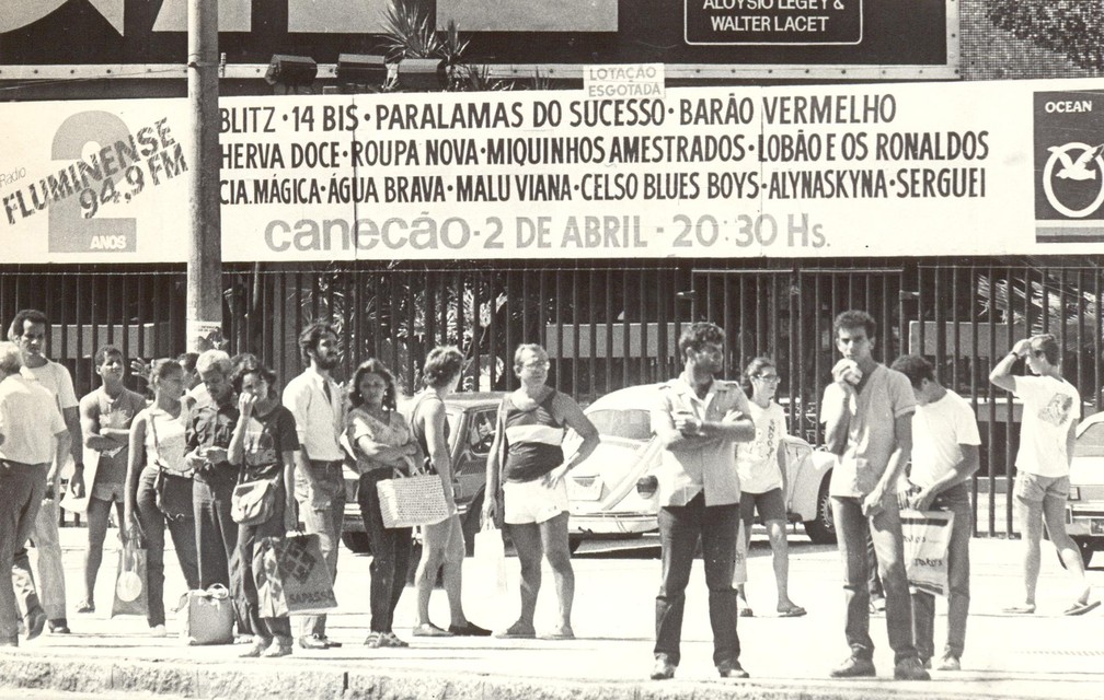 Cartaz na fachada do Canecão em 1984 anunciava as atrações da festa de dois anos da rádio Fluminense FM — Foto: Divulgação/Tasso Marcelo