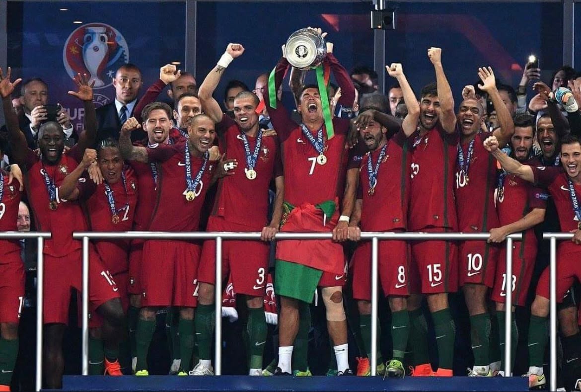 Ronaldo celebra 10 anos da Eurocopa: 'Vitória de milhões'